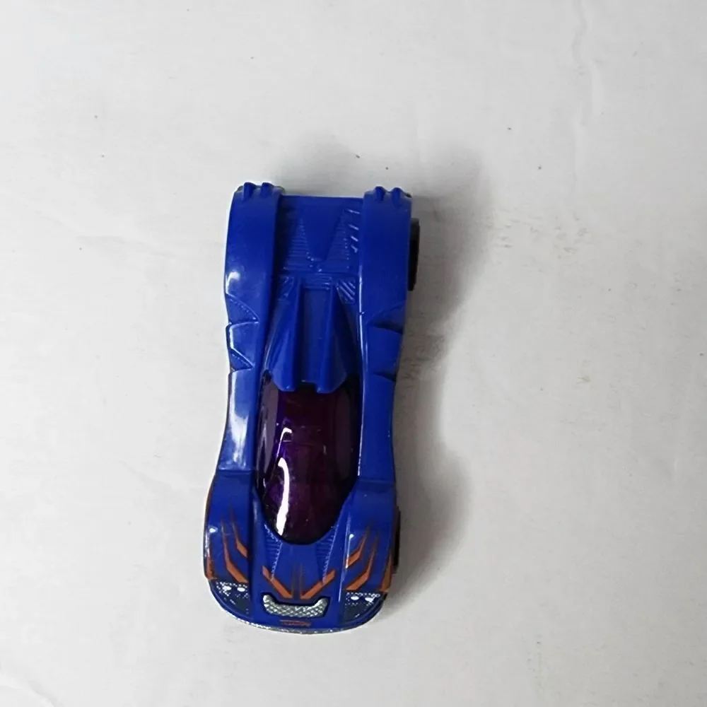 Hot Wheels TeeGray 1/64 scale
